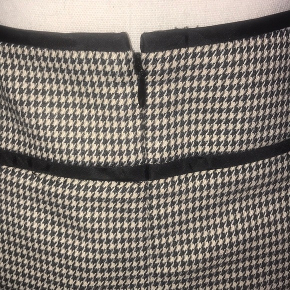 ANN TAYLOR LOFT BLACK & CREAM PENCIL SKIRT size 2 - Picture 4 of 7